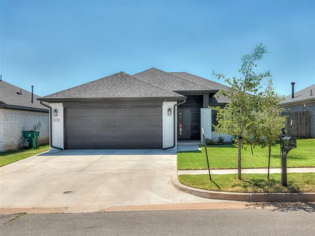 Photo 2 — 305 Pergola Street, Yukon, OK 73099
