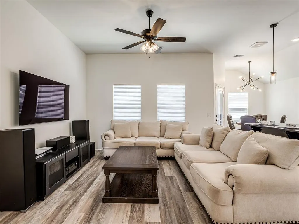 Photo 4 — 305 Pergola Street, Yukon, OK 73099