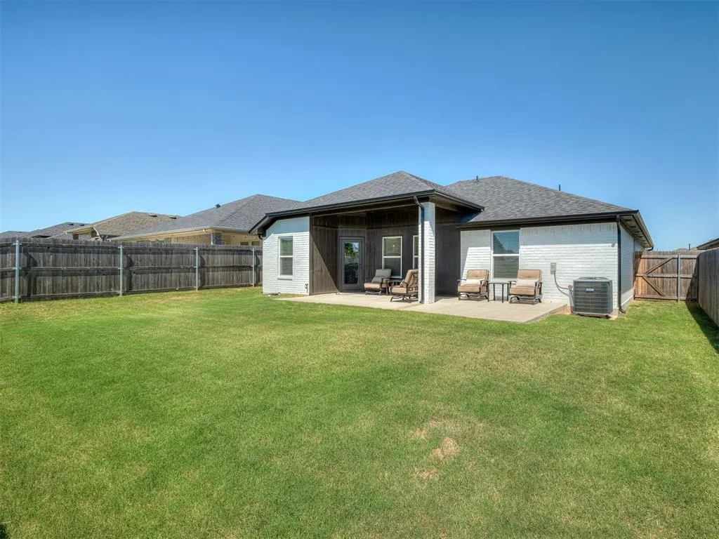 Photo 31 — 305 Pergola Street, Yukon, OK 73099