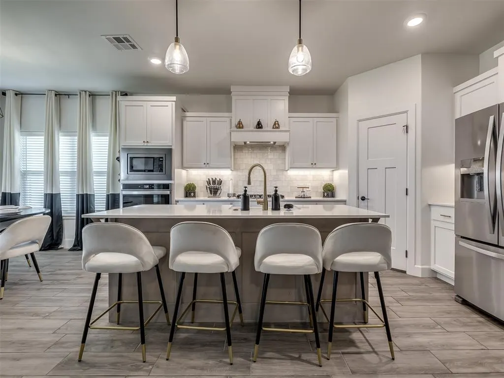 Photo 3 — 101 Carlow Way, Yukon, OK 73099