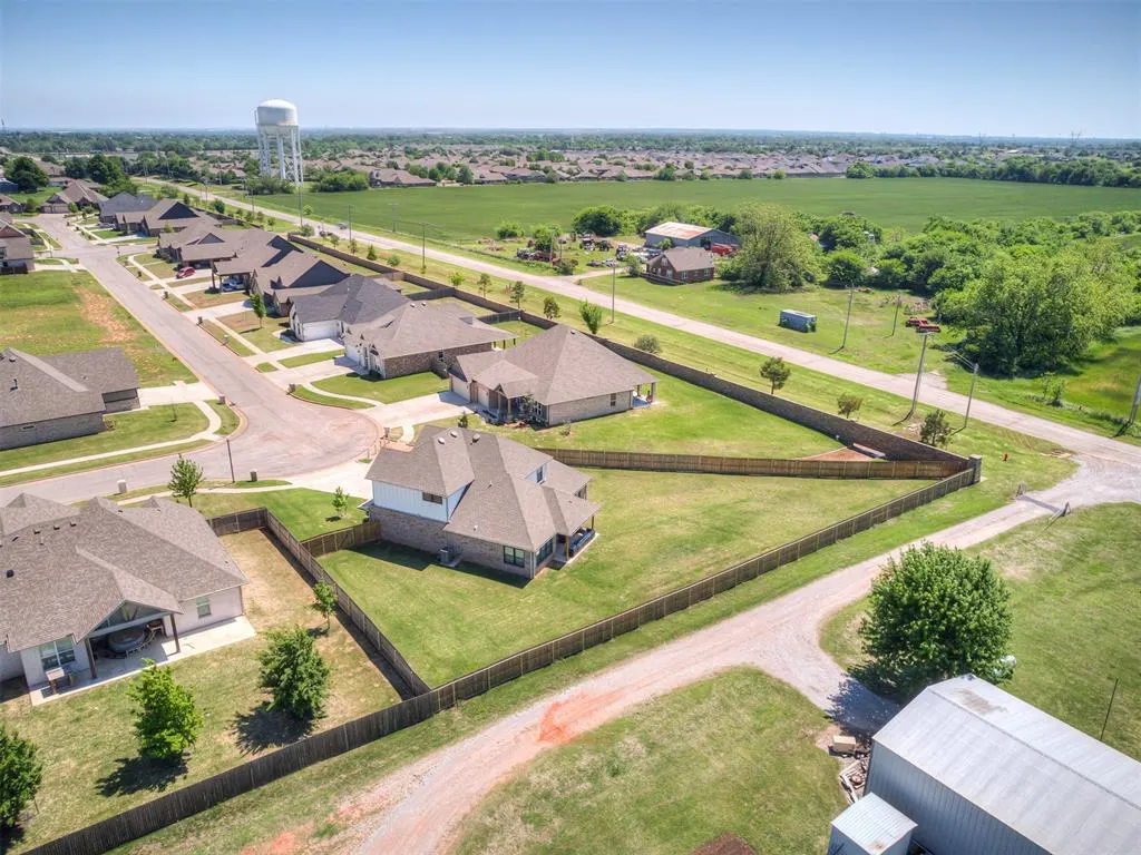 Photo 4 — 101 Carlow Way, Yukon, OK 73099