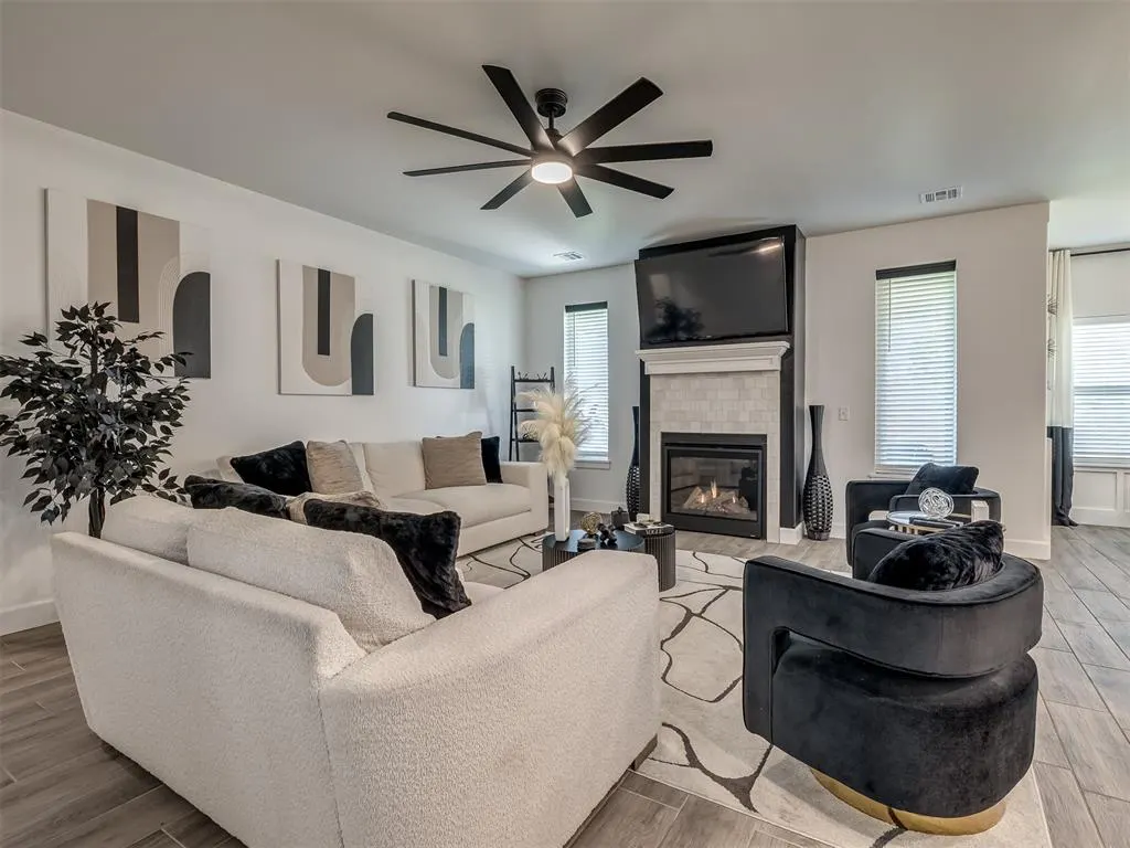 Photo 8 — 101 Carlow Way, Yukon, OK 73099