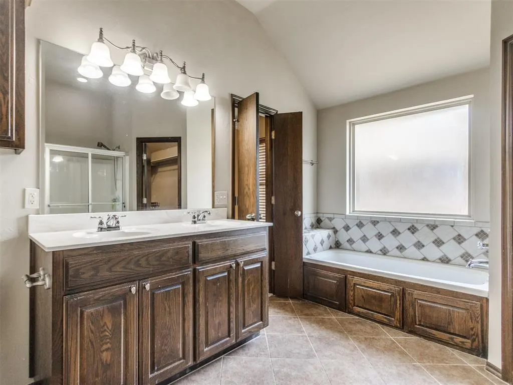 Photo 40 — 9217 Crooked Creek Lane, Oklahoma City, OK 73160