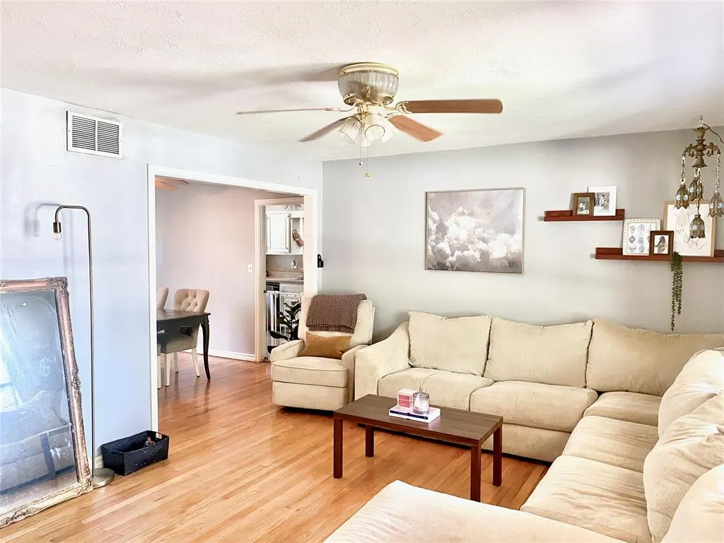 Photo 5 — 1816 Churchill Way, The Village, OK 73120