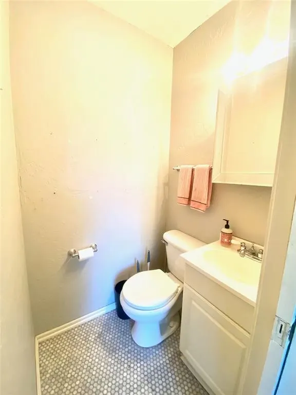 Photo 13 — 1816 Churchill Way, The Village, OK 73120