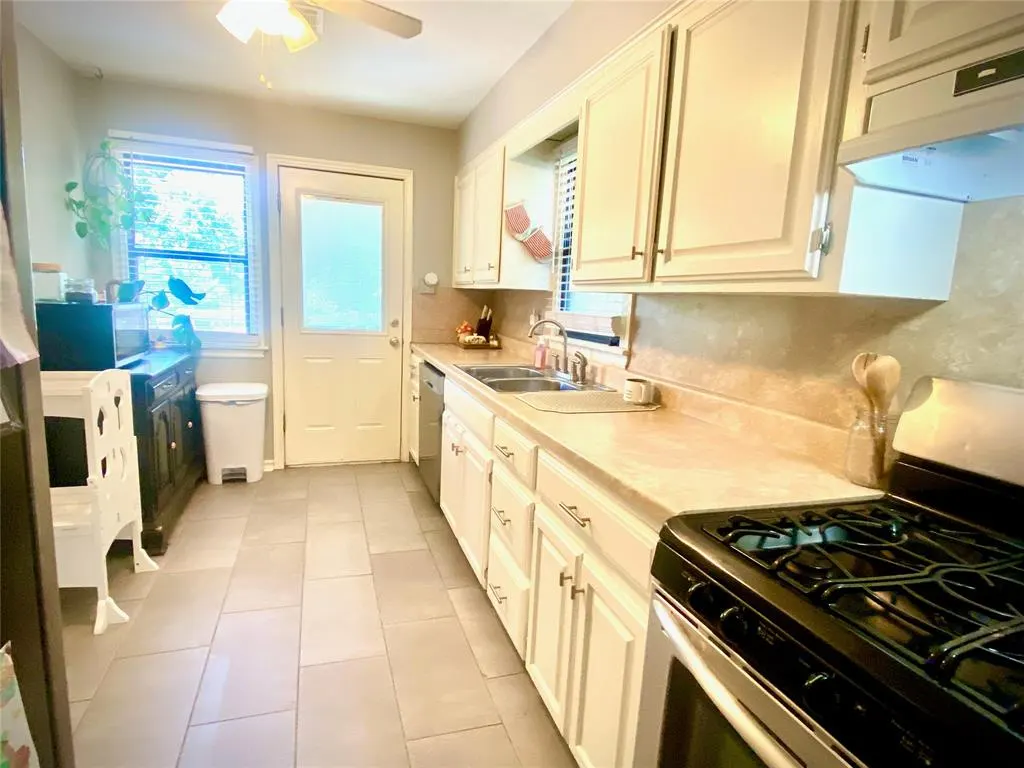 Photo 15 — 1816 Churchill Way, The Village, OK 73120
