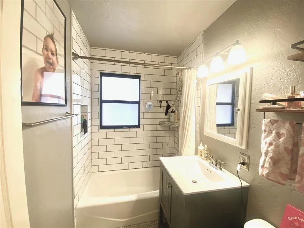 Photo 18 — 1816 Churchill Way, The Village, OK 73120