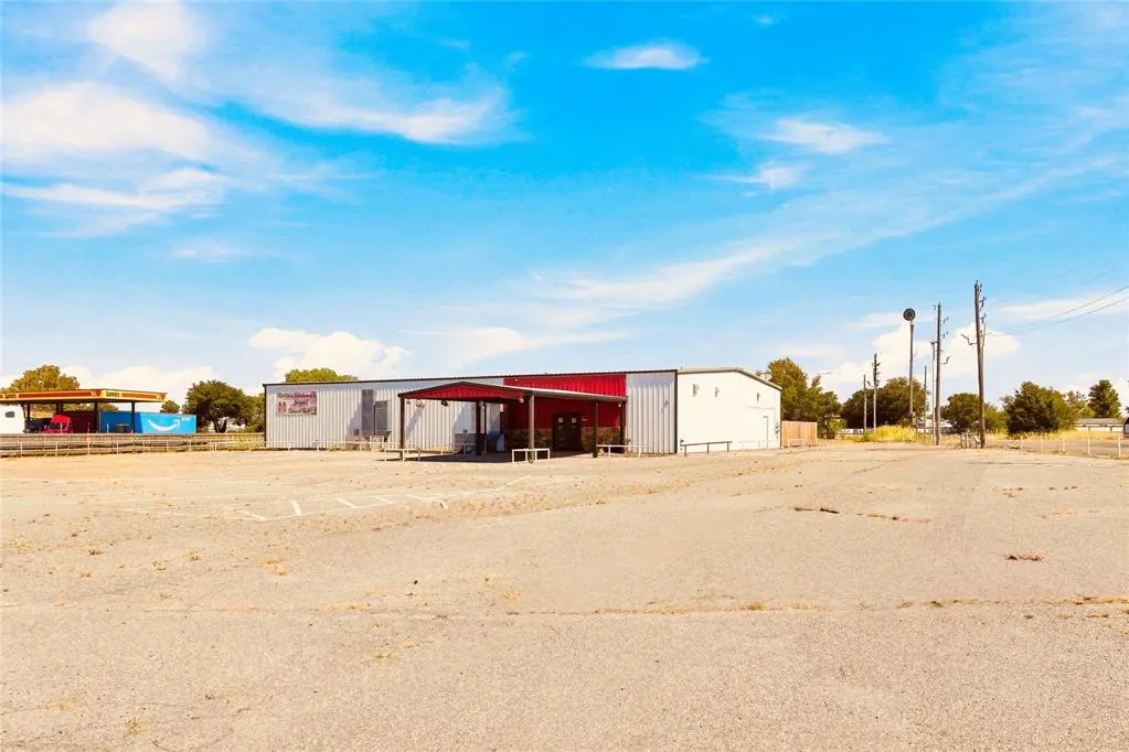 Photo 3 — 2707 E 66 Highway, Elk City, OK 73644