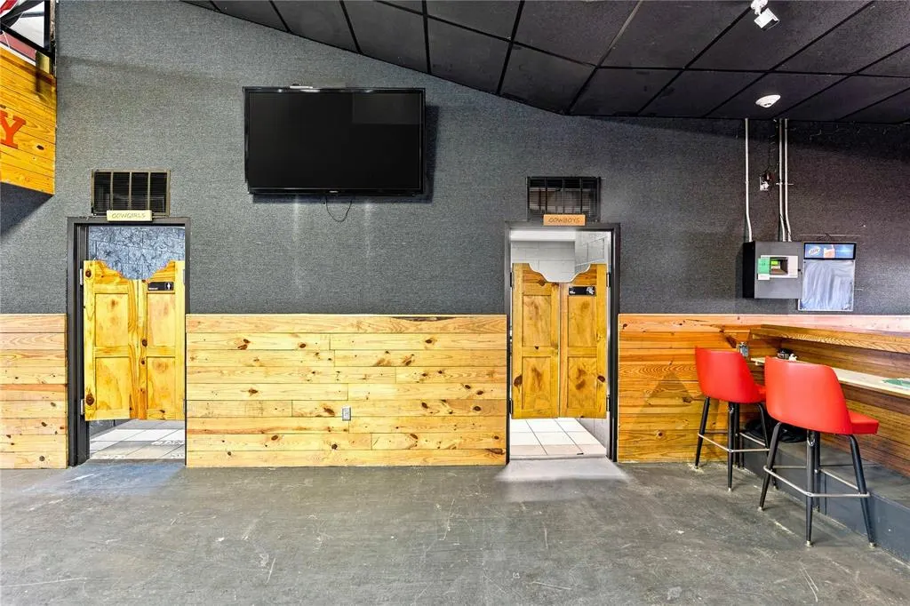 Photo 6 — 2707 E 66 Highway, Elk City, OK 73644