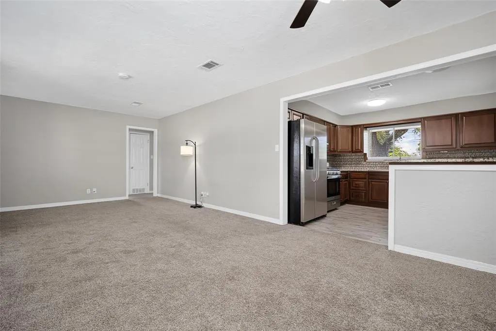 Photo 13 — 403 Garrett Avenue, Lindsay, OK 73052