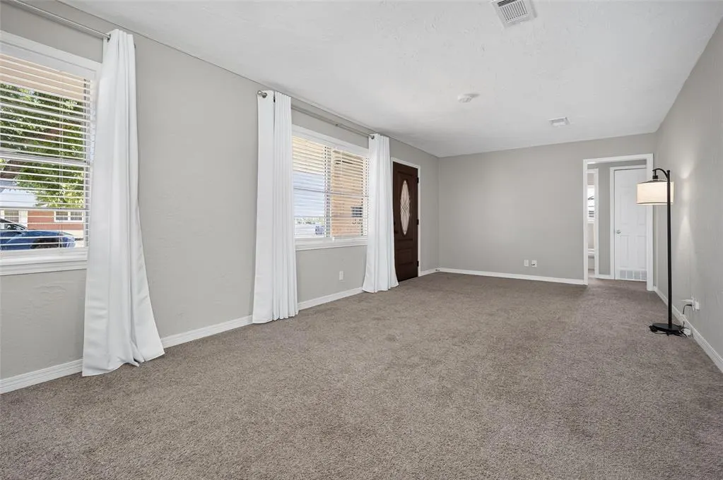 Photo 15 — 403 Garrett Avenue, Lindsay, OK 73052