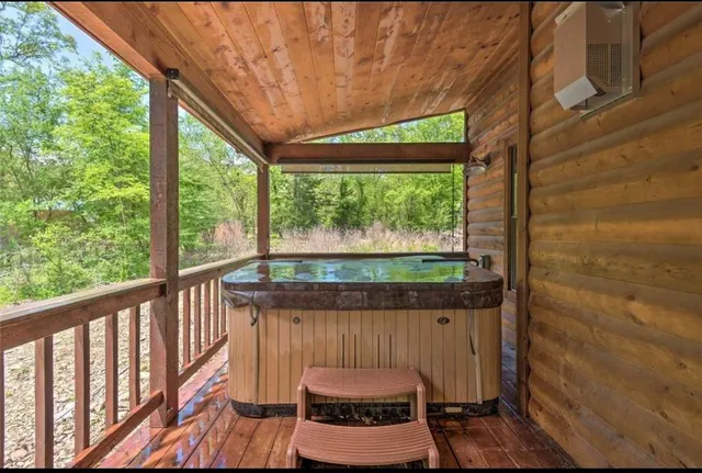 Photo 2 — 35 Triggerfish Road, Broken Bow, OK 74728