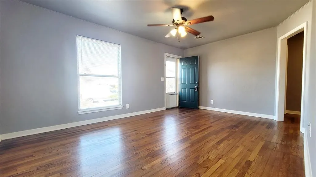 Photo 4 — 300 E Kittyhawk Drive, Midwest City, OK 73110