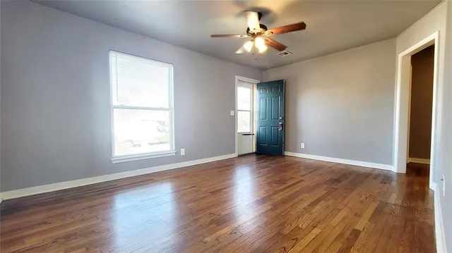 Photo 4 — 300 E Kittyhawk Drive, Midwest City, OK 73110