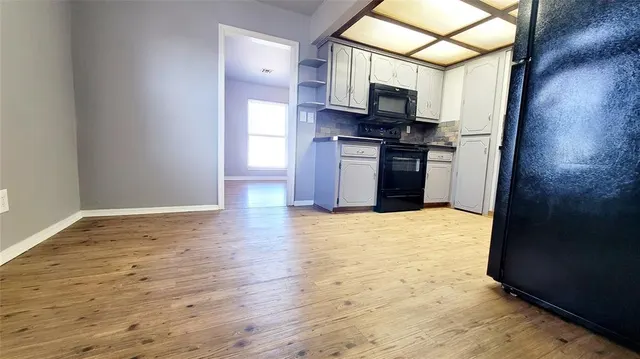 Photo 8 — 300 E Kittyhawk Drive, Midwest City, OK 73110