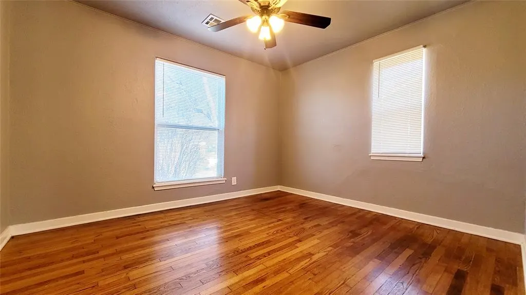 Photo 9 — 300 E Kittyhawk Drive, Midwest City, OK 73110