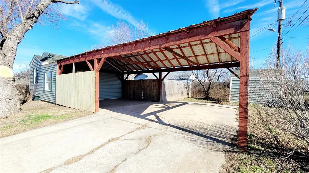 Photo 21 — 300 E Kittyhawk Drive, Midwest City, OK 73110