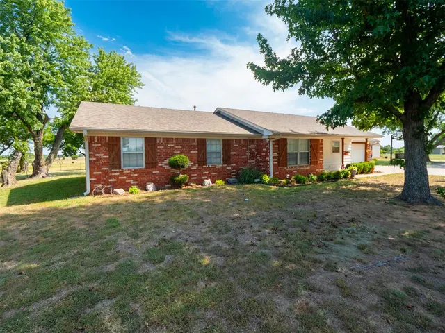 Photo 4 — 34210 Independence Street, Shawnee, OK 74804
