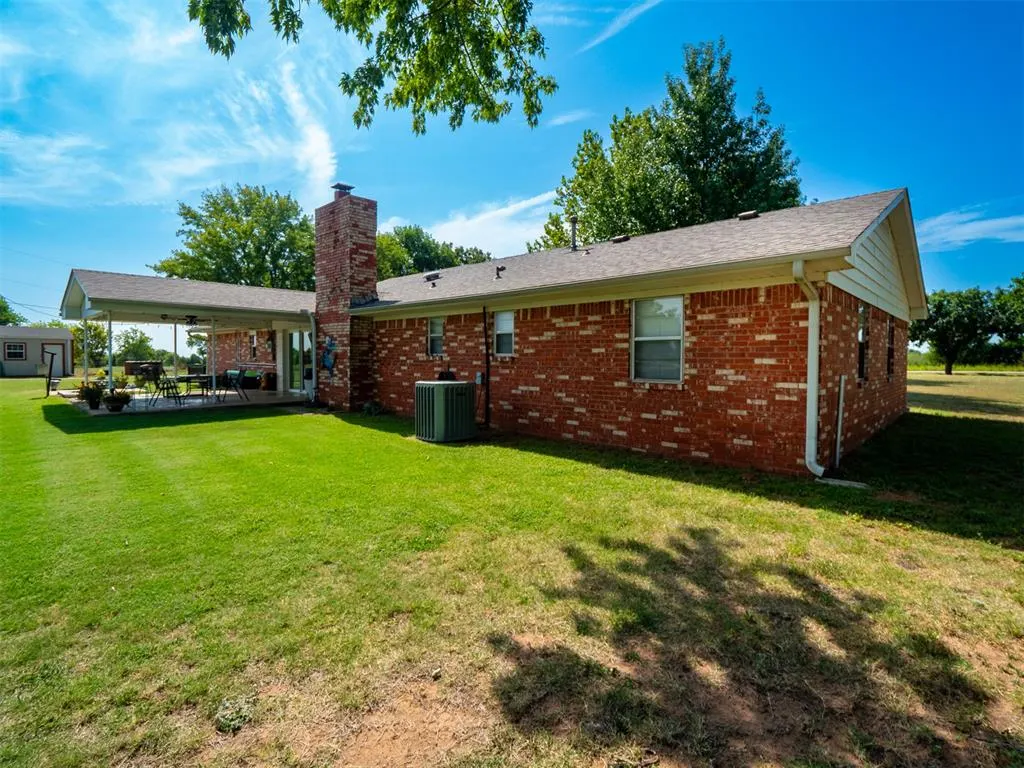 Photo 5 — 34210 Independence Street, Shawnee, OK 74804