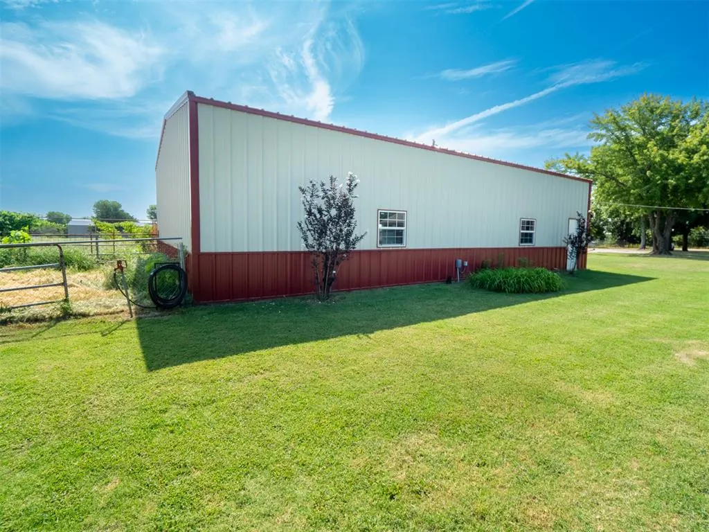 Photo 9 — 34210 Independence Street, Shawnee, OK 74804