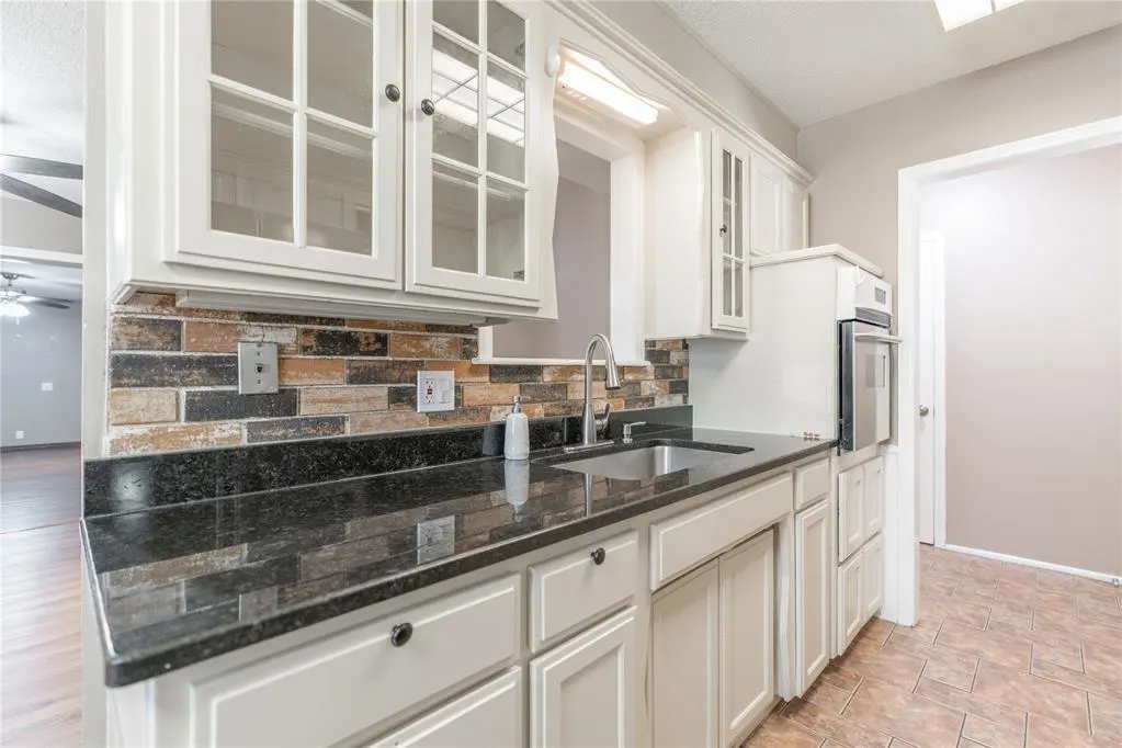 Photo 4 — 5701 NW 58th Street, Warr Acres, OK 73122