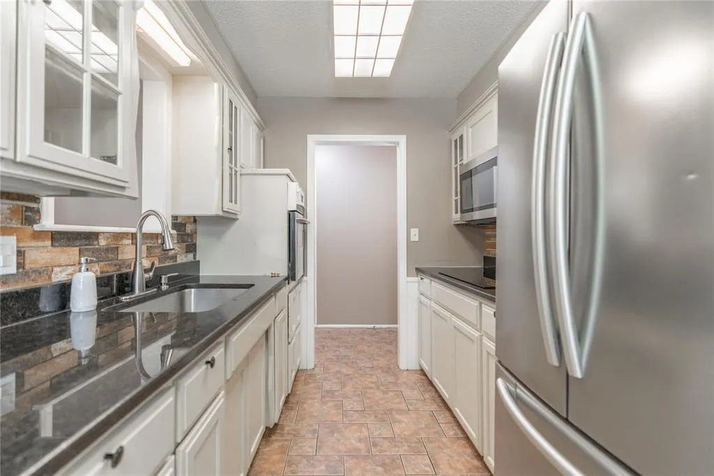 Photo 5 — 5701 NW 58th Street, Warr Acres, OK 73122