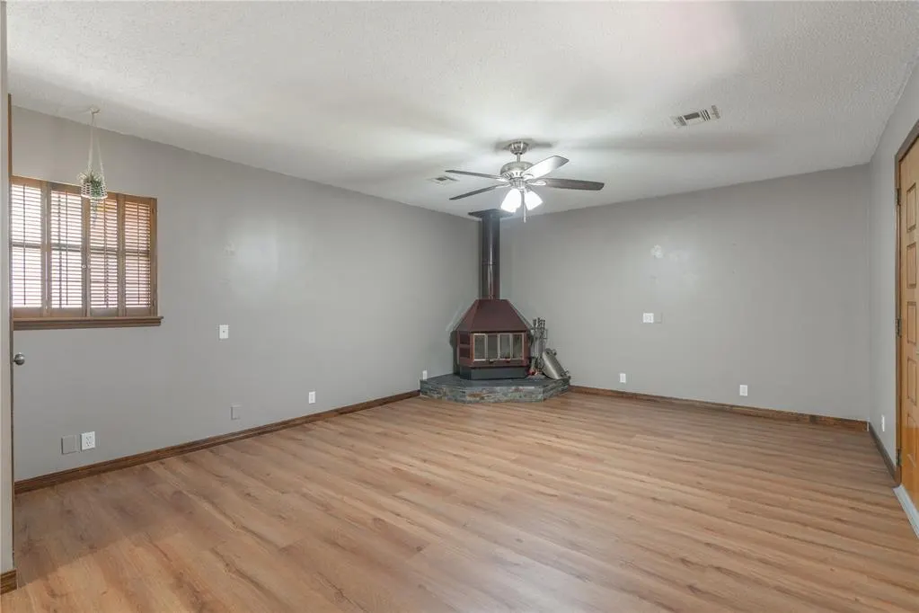 Photo 10 — 5701 NW 58th Street, Warr Acres, OK 73122