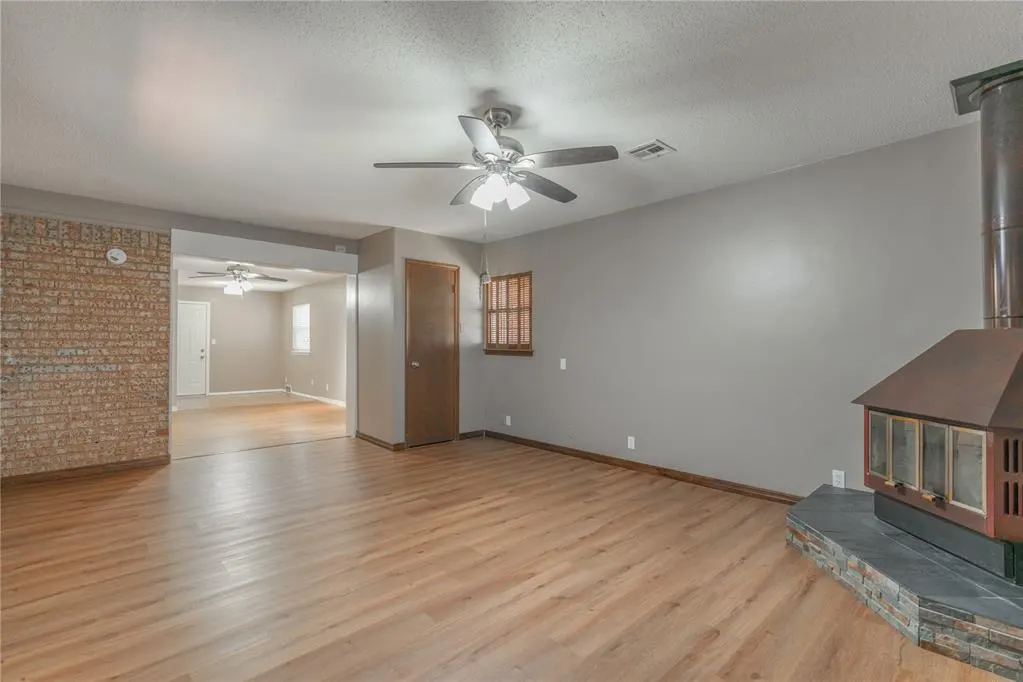 Photo 11 — 5701 NW 58th Street, Warr Acres, OK 73122