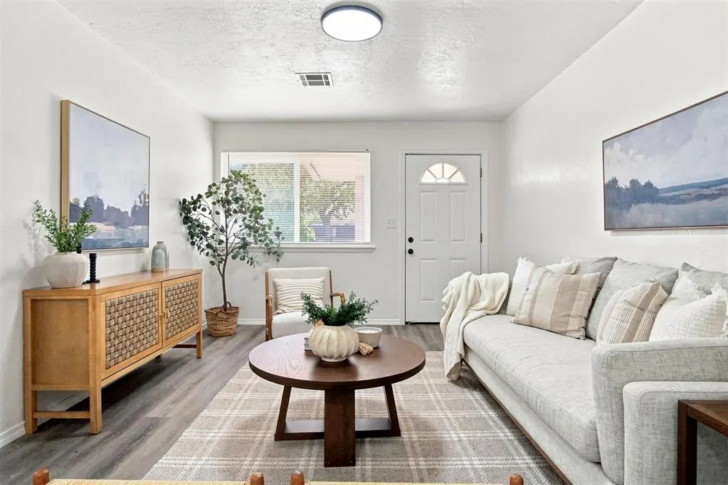 Photo 9 — 208 S Norman Avenue, Oklahoma City, OK 73160