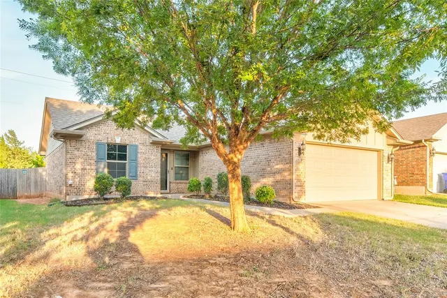 Photo 2 — 2719 Sharpish Way, Norman, OK 73069