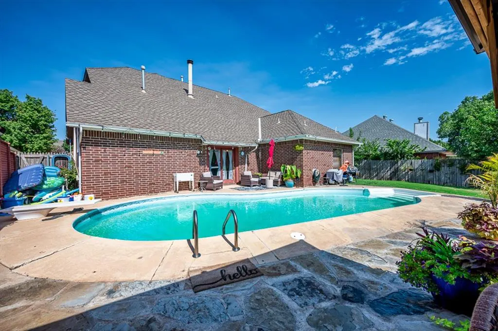 Photo 12 — 19704 Harness Court, Edmond, OK 73012