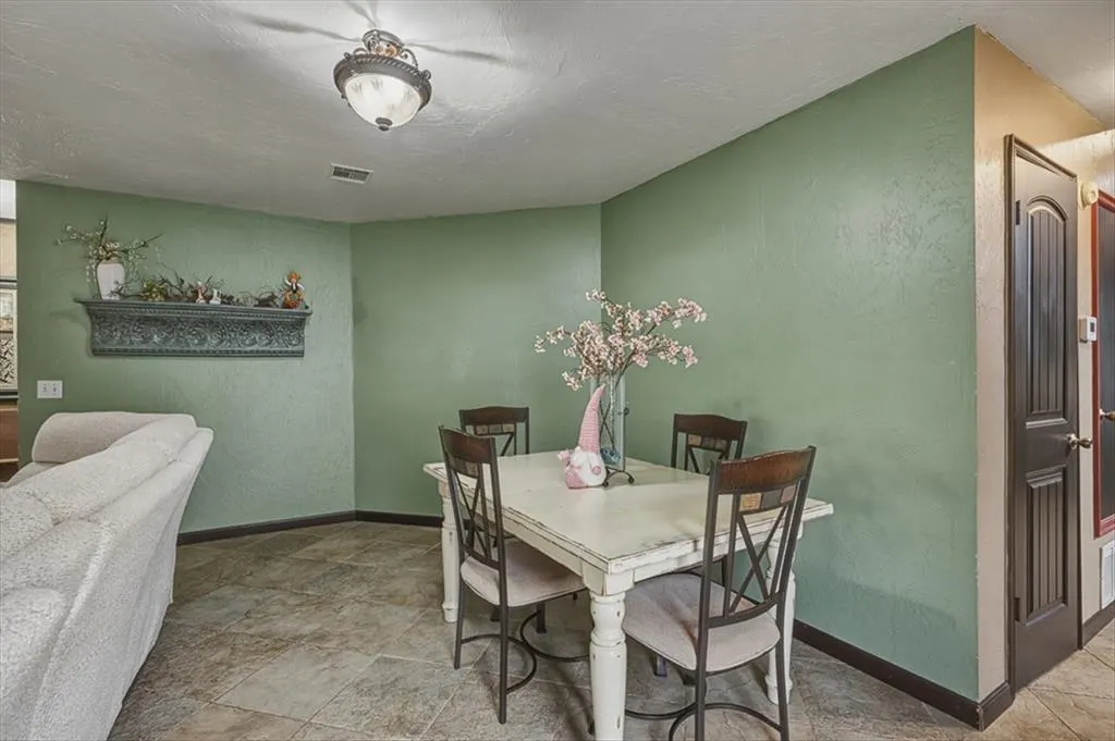 Photo 20 — 19704 Harness Court, Edmond, OK 73012
