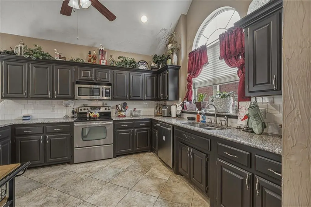 Photo 21 — 19704 Harness Court, Edmond, OK 73012