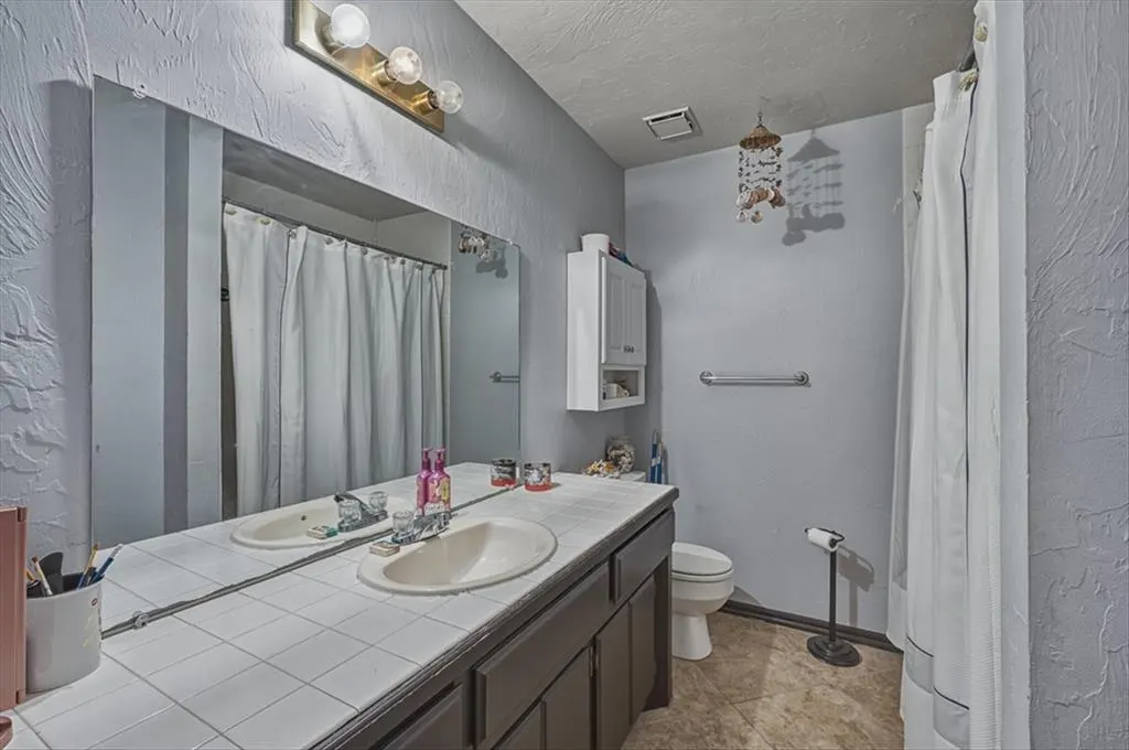 Photo 33 — 19704 Harness Court, Edmond, OK 73012