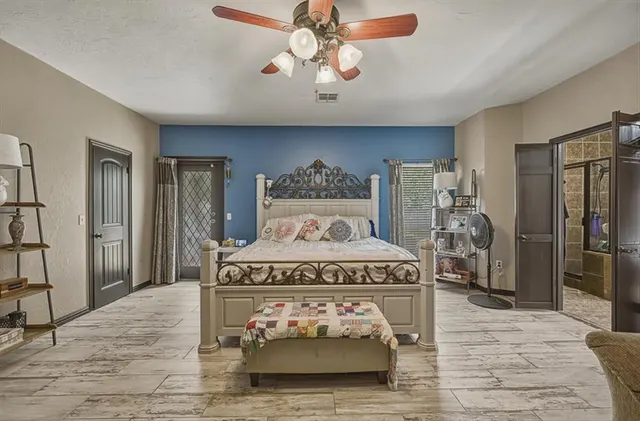 Photo 4 — 19704 Harness Court, Edmond, OK 73012