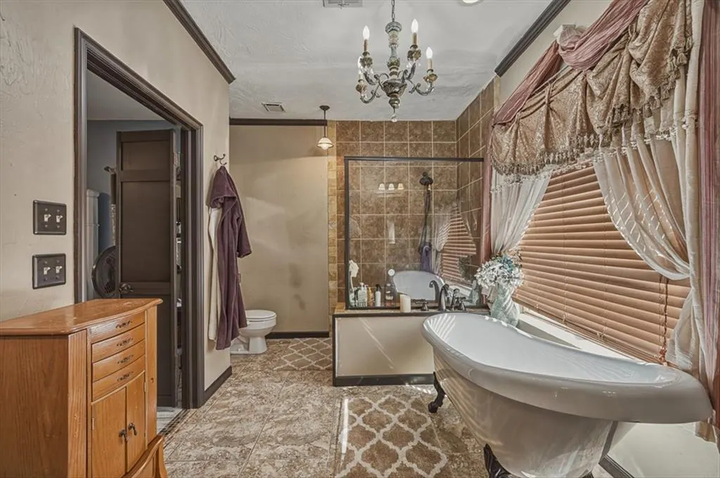 Photo 9 — 19704 Harness Court, Edmond, OK 73012