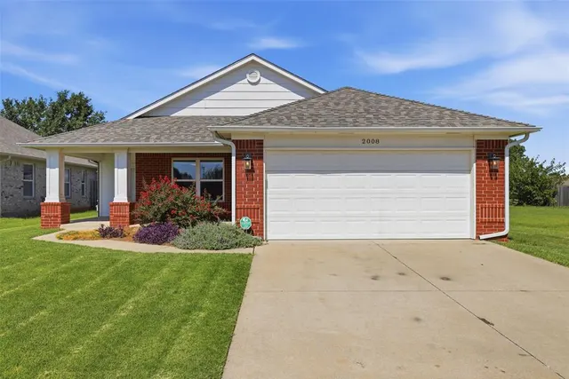 Front exterior — 2008 Frost Lane, Norman, OK 73071