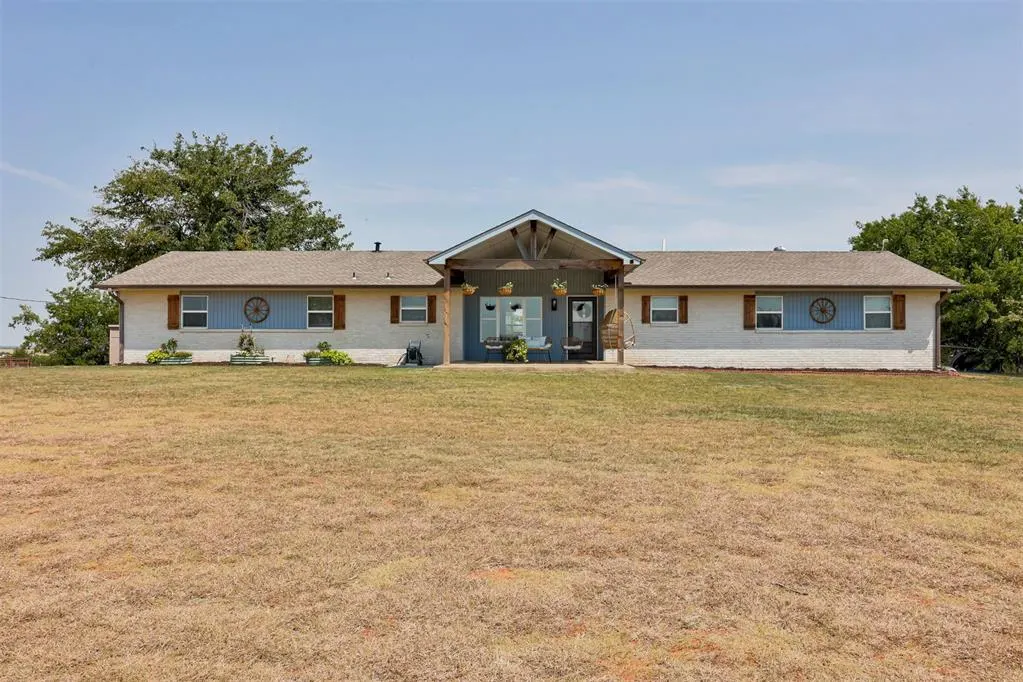 Front exterior — 9966 NE Highway 33, Guthrie, OK 73044