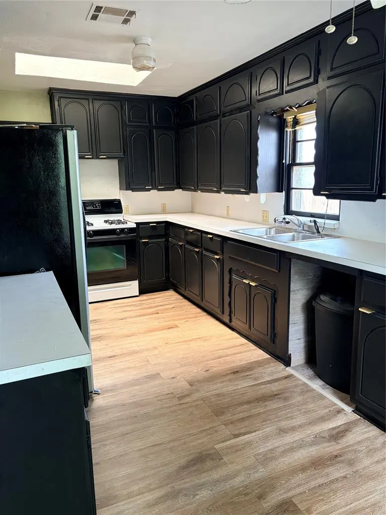 Photo 2 — 1709 NW Floyd Avenue, Lawton, OK 75707
