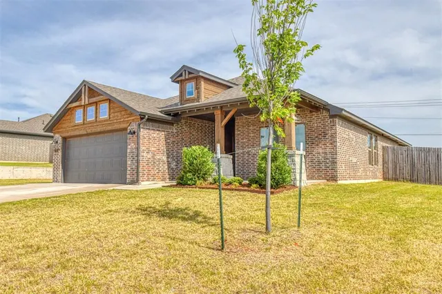Photo 2 — 517 Elena Drive, Blanchard, OK 73010