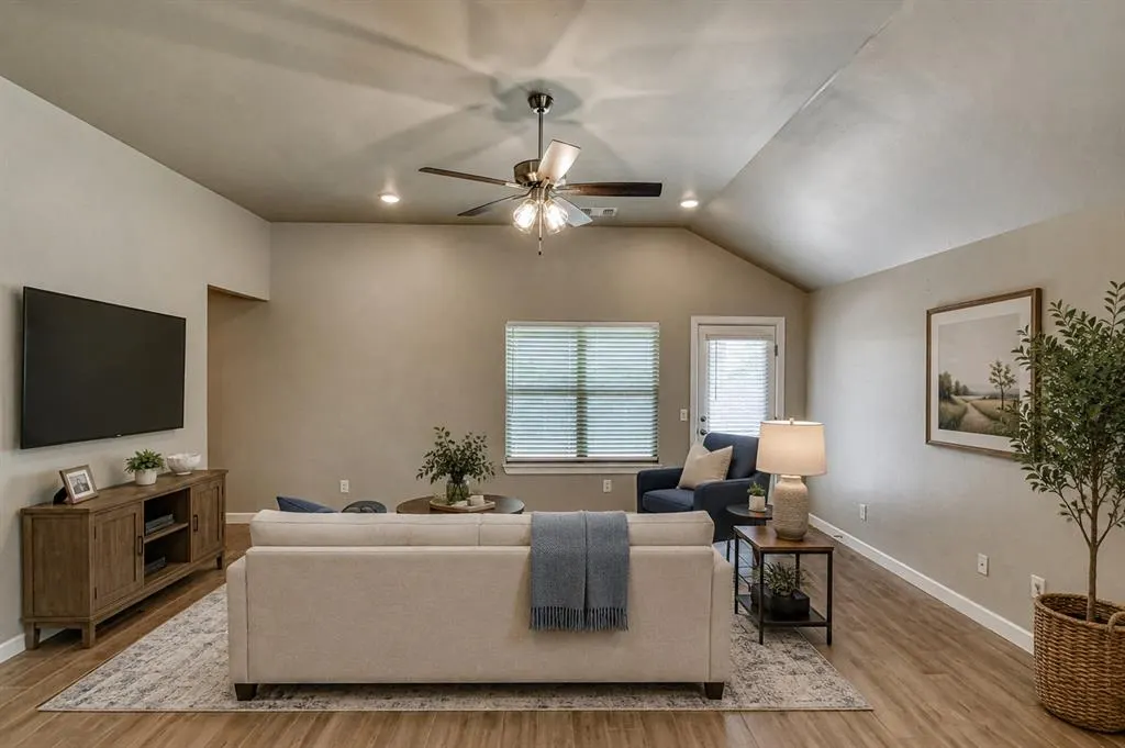 Photo 7 — 517 Elena Drive, Blanchard, OK 73010