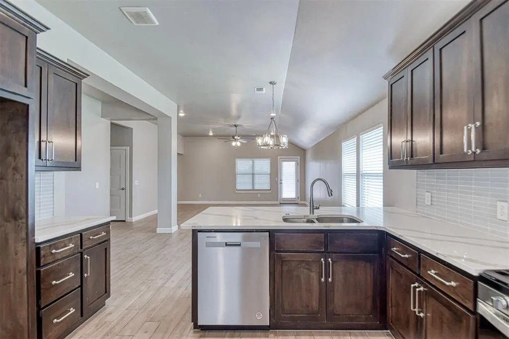 Photo 18 — 517 Elena Drive, Blanchard, OK 73010