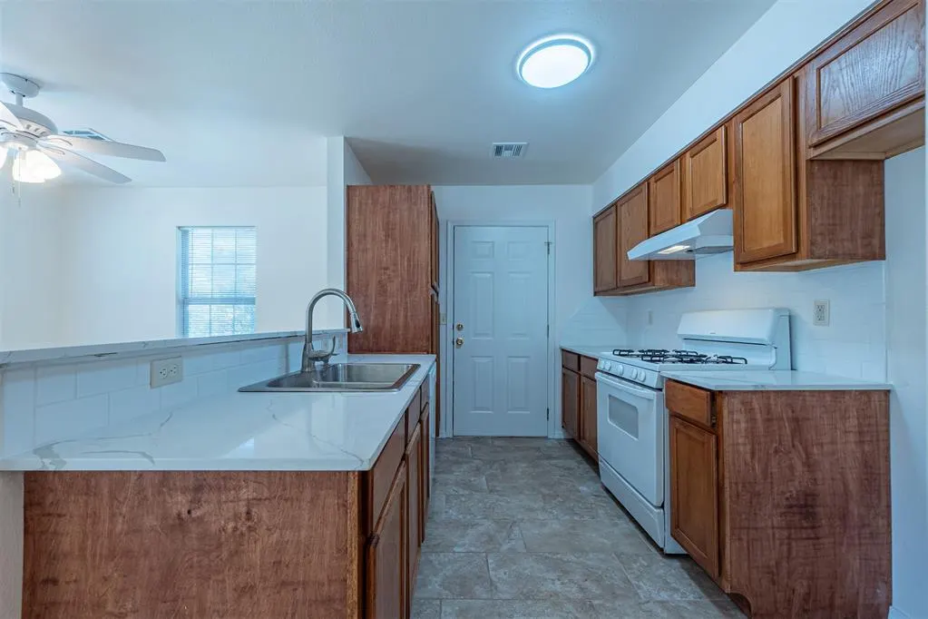 Photo 13 — 1601 NW 46th Street, Oklahoma City, OK 73118