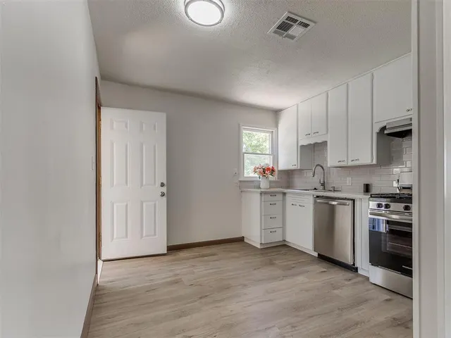 Photo 3 — 2441 SW 51st Street, Oklahoma City, OK 73119