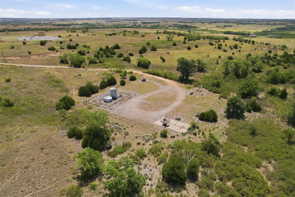 Photo 20 — N 1690/E 0950 Road, Reydon, OK 73660