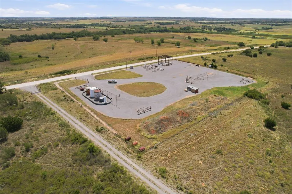 Photo 22 — N 1690/E 0950 Road, Reydon, OK 73660