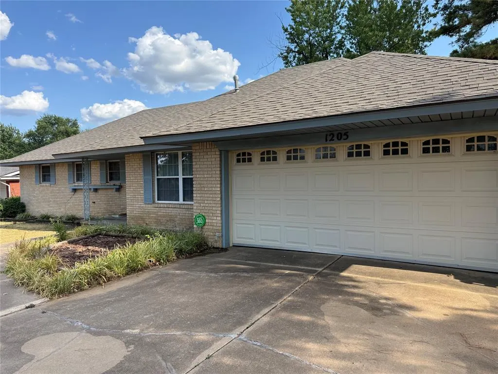 Photo 2 — 1205 Charles Drive, Shawnee, OK 74804