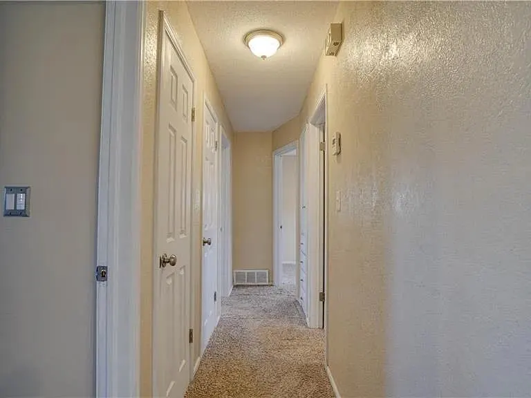 Photo 5 — 927 SW 1st Street, Oklahoma City, OK 73160