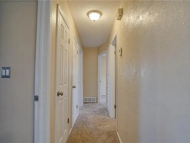Photo 5 — 927 SW 1st Street, Oklahoma City, OK 73160