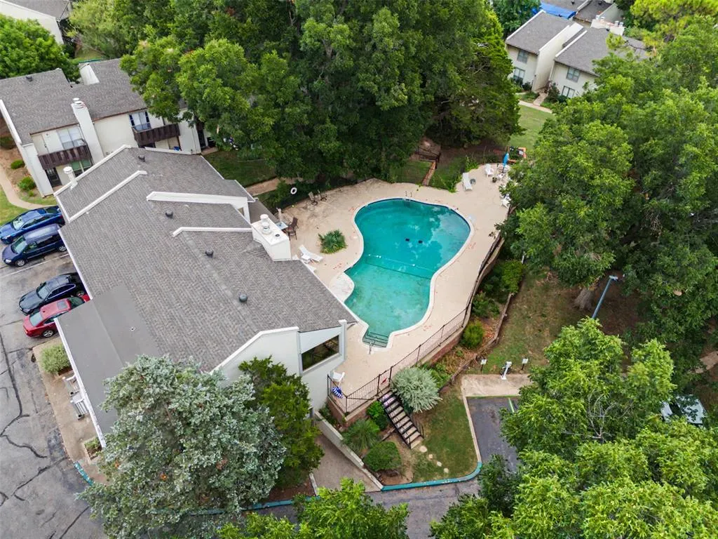 Photo 5 — 833 Cardinal Creek Boulevard C, Norman, OK 73072